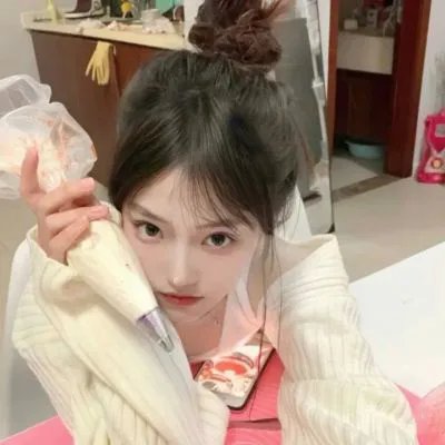 院子里的女人